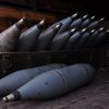 Des munitions des milices prorusses de la région de Louhansk, en Ukraine, le 4 avril 2022. (VIKTOR ANTONYUK / SPUTNIK / AFP)