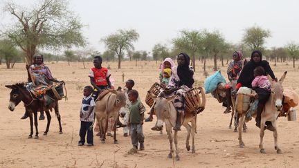 Des réfugiés soudanais au Tchad, le 1er mai 2023. (GUEIPEUR DENIS SASSOU / AFP)