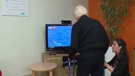 Maisons de retraite : les jeux vidéos comme outil de rééducation (FRANCE 3)