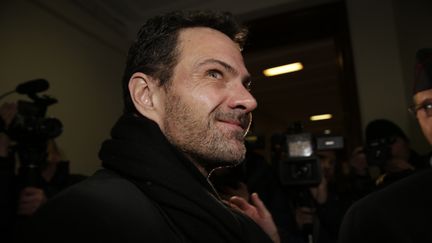 Jérôme Kerviel arrive&nbsp;au tribunal, à Paris, le 21 mars 2016. (KENZO TRIBOUILLARD / AFP)