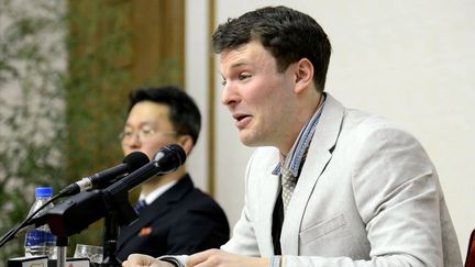 L'étudiant américain Otto Warmbier, le 26 février 2016, lors d'une conférence de presse à Pyongyang (Corée du Nord). (HANDOUT / KCNA)