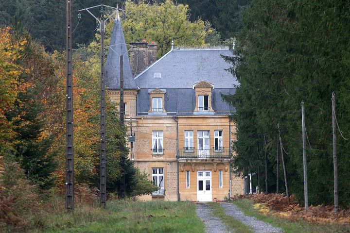 Le château du Sautou, qui appartenait à Michel Fourniret, près de Ville-sur-Lumes (Ardennes), le 27 octobre 2020. (FRANCOIS NASCIMBENI / AFP)