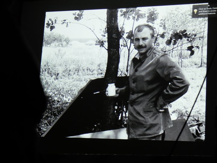 Oleg Vekenko, photographié en 1986, à Tchernobyl (Ukraine). (MARIE-ADELAIDE SCIGACZ / FRANCETV INFO)