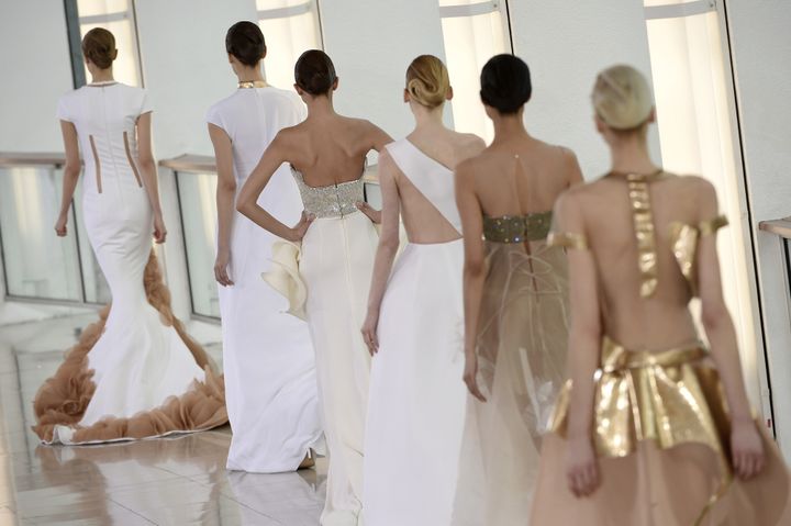 Stéphane Rolland haute couture printemps-été 2015..
 (MARTIN BUREAU / AFP)