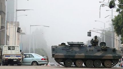 L'armée dans les rues de Harare le 15 novembre 2017 (REUTERS/Philimon Bulawayo)