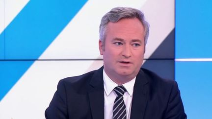 Jean-Baptiste Lemoyne se félicite "que l'accès aux origines soit permis pour une personne née de PMA" (FRANCE 3)