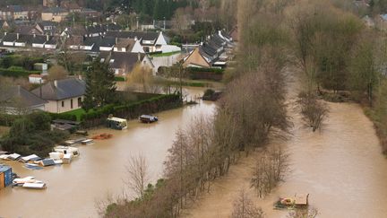 Une partie de la commune de Blendecques, dans le Pas-de-Calais, suite à la crue de la rivière Aa, le 3 janvier 2024. (BEATRICE DEBUT / AFP)