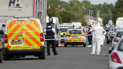 La police est sur les lieux d'une attaque au couteau à Southport (Royaume-Uni), le 29 juillet 2024. (IOANNIS ALEXOPOULOS / ANADOLU / AFP)