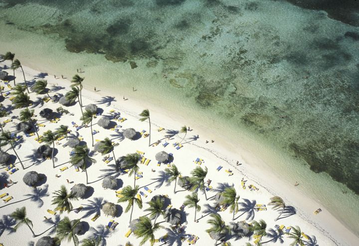 Une plage de Punta Cana, principale station baln&eacute;aire de R&eacute;publique dominicaine, le 8 octobre 2013. (SCAGLIOLA-ANA / ONLY WORLD / AFP)