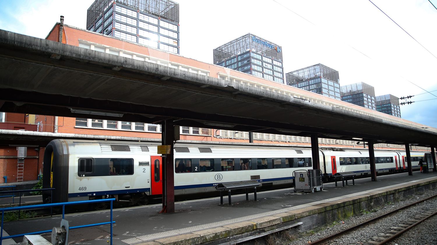 Il ritorno dalle vacanze sarà “garantito” alla SNCF nonostante le interruzioni, afferma il ministro dei Trasporti