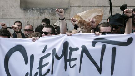 Rassemblement en hommage &agrave; Cl&eacute;ment M&eacute;ric sur le lieu de son agression &agrave; Paris, le 6 juin 2013. (JACQUES DEMARTHON / AFP)