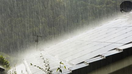 Des chercheurs arrivent à convertir le frottement des gouttes d’eau en électricité (photo d'illustration). (ASHLEY COOPER / CORBIS RF STILLS/ GETTY IMAGES)