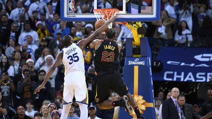 Kevin Durant avait commis la faute sur LeBron James lors du choc de Noël (THEARON W. HENDERSON / GETTY IMAGES NORTH AMERICA)