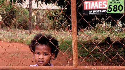 Devant les locaux du Times of Swaziland, dans la vallée royale d'Ezulwini. (Charlotte Cieslinski)