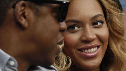 Le couple Jay-Z/Beyonc&eacute; n'est pas mal lotie par la formule magique cens&eacute;e pr&eacute;dire la dur&eacute;e des mariages people. (CHARLES KRUPA / AP / SIPA)