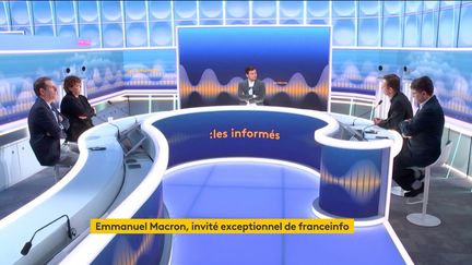 Tous les jours, les informés débattent de l'actualité autour de Marc Fauvelle et Renaud Dély. (FRANCEINFO / RADIO FRANCE)