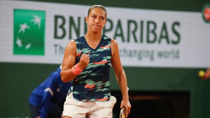 Diane Parry, lors de son match contre&nbsp;Barbora Krejcikova au premier tour de Roland-Garros, le 23 mai 2022. (IBRAHIM EZZAT / NURPHOTO / AFP)