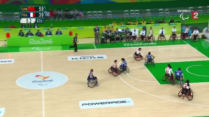 Capture écran du match féminin de basket en fauteuil de la France contre la Chine, aux Jeux paralympiques de Rio, vendredi 9 septembre. (FRANCETV SPORT)