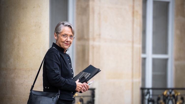 Elisabeth Borne leaves the Elysee Palace in Paris, March 8, 2023. (XOSE BOUZAS / HANS LUCAS / AFP)