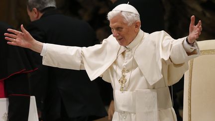 Le pape Beno&icirc;t XVI, le 13 f&eacute;vrier 2013. (STEFANO RELLANDINI / REUTERS)