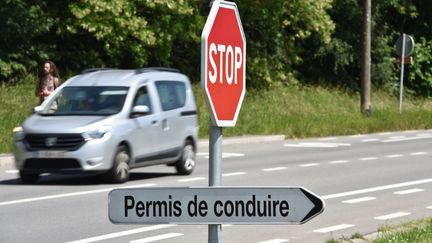 Permis de conduire : le bénévolat pour aider les jeunes à se lancer