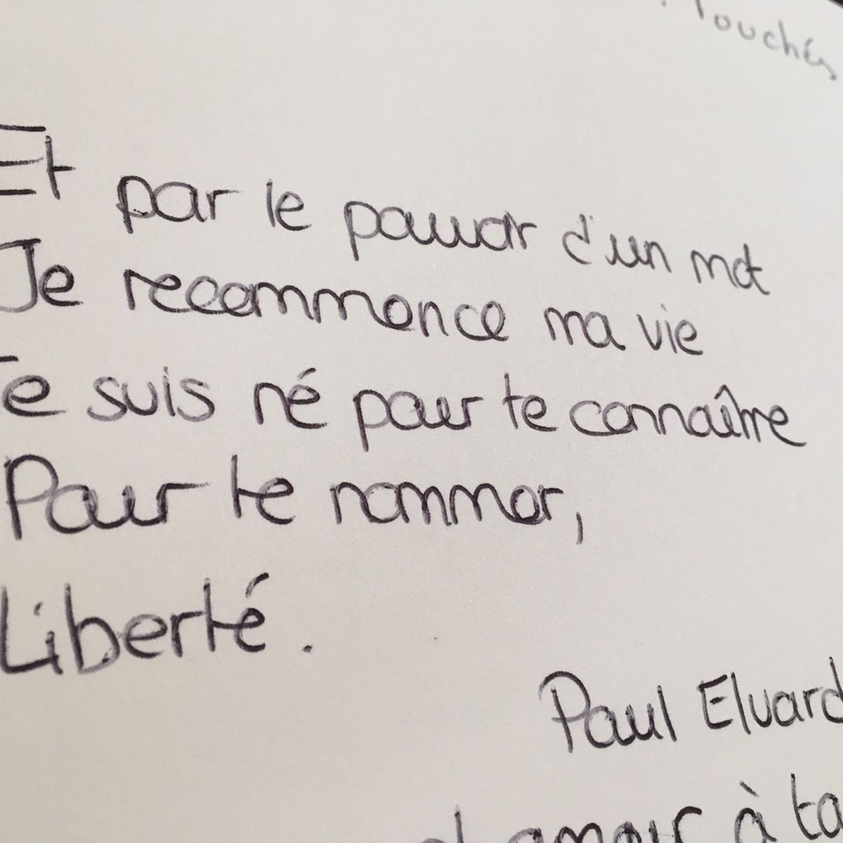 13 Novembre Que Disent Les Messages Laisses Dans Les Registres Ouverts Apres Les Attentats