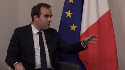 Sébastien Lecornu, ministre des Armées, était l'invité de franceinfo, mercredi 22 février 2023. (FRANCEINFO / RADIO FRANCE)