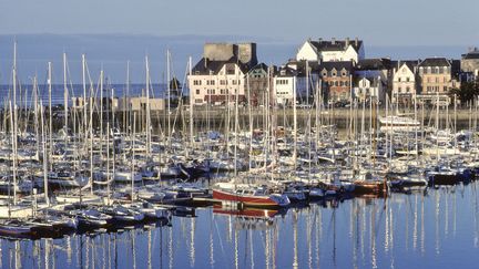 La marina de Concarneau, dans le Finist&egrave;re, en 2010.&nbsp; (NICOLAS THIBAUT / PHOTONONSTOP / AFP)