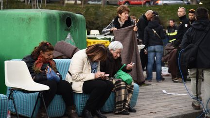 Des habitants évacués du centre historique de Norcia (Italie), désormais sans toit, le 30 octobre 2016.&nbsp; (FILIPPO MONTEFORTE / AFP)