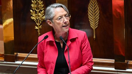 La Première ministre Elisabeth Borne le 12 juin 2023 à la tribune de l'Assemblée nationale à Paris. (BERTRAND GUAY / AFP)