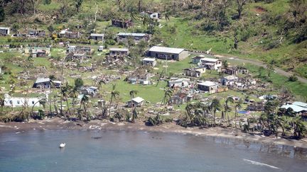 Une photo prise le 22 Février 2016 montrant les dommages dans le village de Taviya après le cyclone le plus puissant de l'histoire des Îles&nbsp;Fidji&nbsp; (STR / NEW ZEALAND DEFENCE FORCE / AFP)