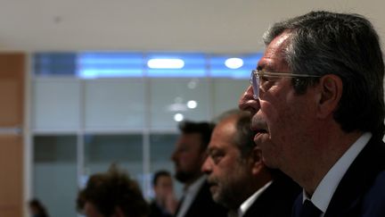 Le maire de Levallois-Perret Patrick Balkany arrive au tribunal de Paris aux côtés de son avocat Eric Dupond-Moretti, le 13 mai 2019. (MEHDI TAAMALLAH / NURPHOTO / AFP)