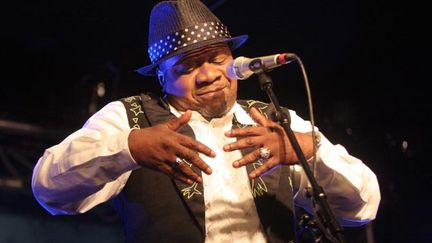 &nbsp; (Papa Wemba en concert à Paris en 2006 © SIPA/NICOLAS CHAUVEAU)