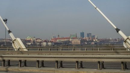 Vue du pont&nbsp;Swietokrzyski, depuis Varsovie, en Pologne, le 1er avril 2021. (MICHAL FLUDRA / NURPHOTO)