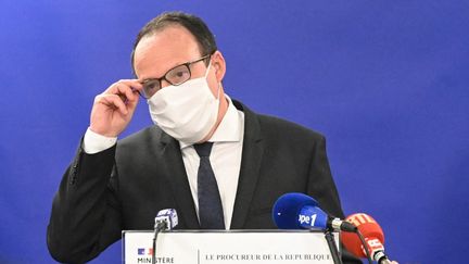 Philippe Astruc,&nbsp;le procureur de la République de Rennes, lors d'une conférence de presse à Rennes (Ille-et-Vilaine), le 20 mars 2021. (DAMIEN MEYER / AFP)