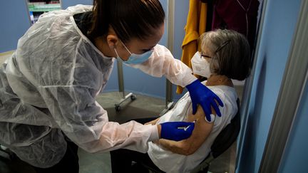 Covid-19 : feu vert pour la vaccination des 70 ans et plus