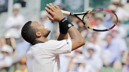 Jo-Wilfried Tsonga pendant la demi-finale du Roland-Garros 2015 l'opposant au&nbsp;Suisse Stanislas Wawrinka. (STEPHANE ALLAMAN)