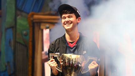 Kyle Bugha Giersdorf&nbsp; alias "Bugha" après sa victoire en finale de la Coupe du monde solo du jeu vidéo Fortnite à New York (Etats-Unis), le 28 juillet 2019.&nbsp; (MIKE STOBE / GETTY IMAGES NORTH AMERICA)