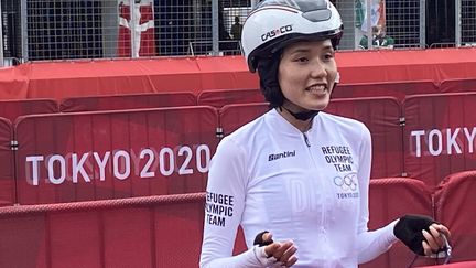 La cycliste afghane Masomah Ali Zada après son contre-la-montre individuel aux Jeux olympiques de Tokyo, le 28 juillet 2021. (FANNY LECHEVESTRIER / RADIO FRANCE)