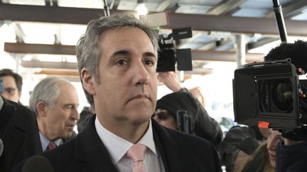 Michael Cohen, l'ex-avocat de Donald Trump le 15 mars 2023 après avoir témoigné devant un Grand jury dans un tribunal de Manhattan à New York. (FATIH AKTAS / ANADOLU AGENCY)