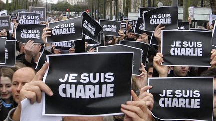 Des manifestants d&eacute;filent &agrave; Nantes (Loire-Atlantique) en hommage aux victimes des attentats terroristes, le 10 janvier 2015. (  MAXPPP)