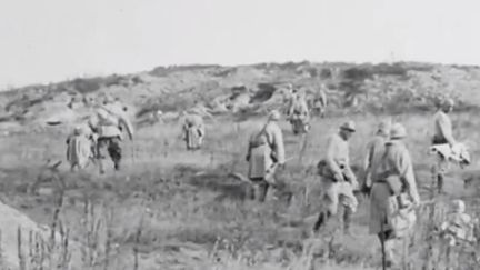 Image extraite d'un film tourné durant la Première Guerre mondiale dans les rangs français, qui s'est révélé être une mise en scène adaptée pour le cinéma. (FRANCE 3)