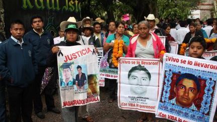 Manifestation de parents des étudiants disparus à Guerrero, au Mexique, le 29 septembre 2015. (AFP/Jesus Guerrero)