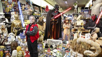 Steve Sansweet garde sa collection Star Wars au Rancho Obi-Wan, son mus&eacute;e install&eacute; en Californie (Etats-Unis).&nbsp;Il revendique 300 000 objets uniques, mais seulement 68 592 articles ont &eacute;t&eacute; catalogu&eacute;s. (RYAN SCHUDE / GUINNESS WORLD RECORDS)