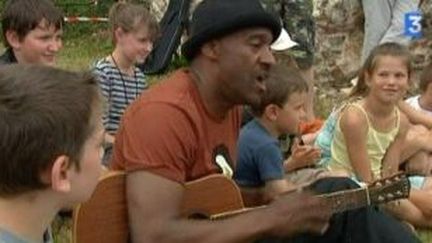 Marcus Miller en master class, une vraie rencontre avec son public
 (Culturebox)