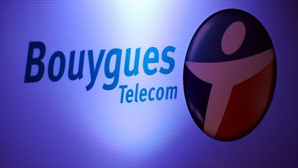 Quelque 134 000 clients de Bouygues Telecom ont demand&eacute; au 15 f&eacute;vrier le transfert de leur num&eacute;ro vers Free Mobile. (ERIC PIERMONT / AFP)