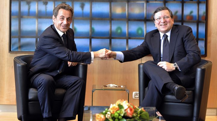 Nicolas Sarkozy rencontre le pr&eacute;sident de la Commission europ&eacute;enne, Jos&eacute; Manuel Barroso, le 27 mars 2013 &agrave; Bruxelles (Belgique). (GEORGES GOBET / AFP)