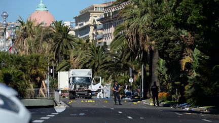 A Nice, le 14 juillet 2016, le chauffeur d'un camion a fauché et tué 86 personnes, sur la promenade des Anglais&nbsp; (ANDREAS GEBERT / DPA / AFP)