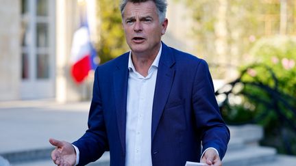 Fabien Roussel dans lla cour de l'Elysée, le 21 juin 2022.&nbsp; (LUDOVIC MARIN / AFP)