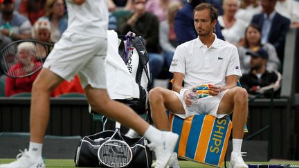 Le Russe Daniil Medvedev pourrait&nbsp;être banni de Wimblebon 2022 en représaille à l'invasion russe en Ukraine. (ADRIAN DENNIS / AFP)